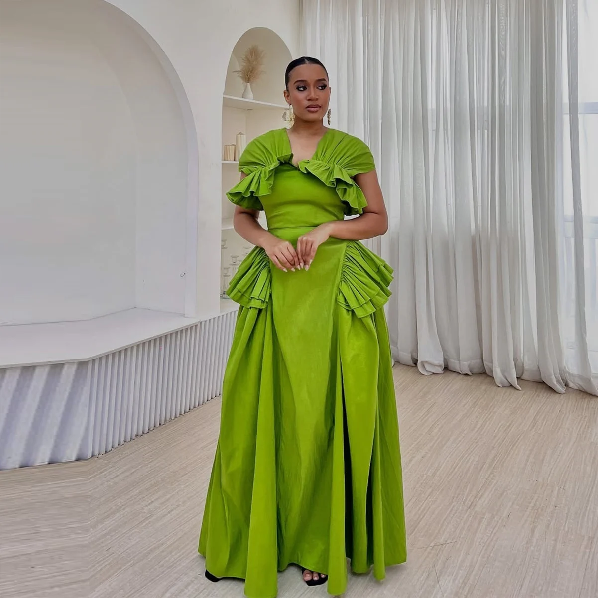 Women Formal Wear For Plus Size - Abito da sera in raso verde