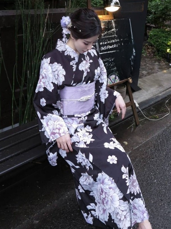 Kimono Tradizionale Giapponese - Women Formal Wear Photoshoot recensione e prezzo