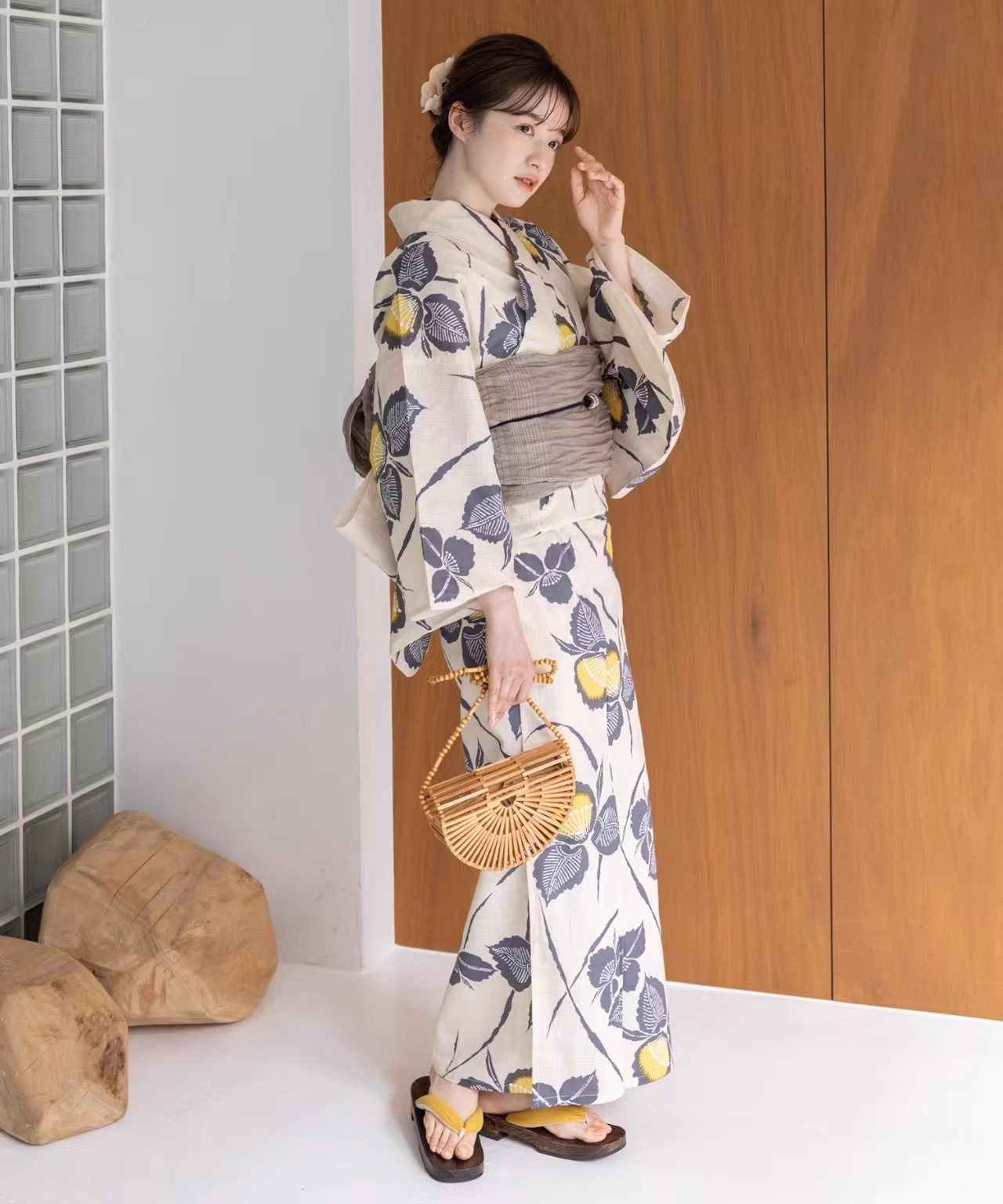 Kimono giapponese / Yukata da  - Women Formal Wear Photoshoot recensione e prezzo